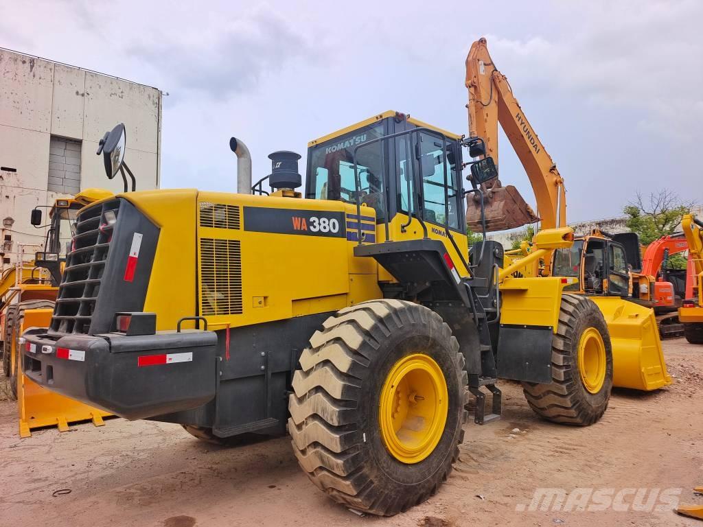 Komatsu WA 380 Фронтальные погрузчики