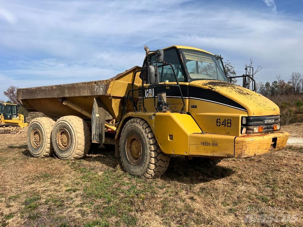 CAT 725 Шарнирно-сочленённые самосвалы