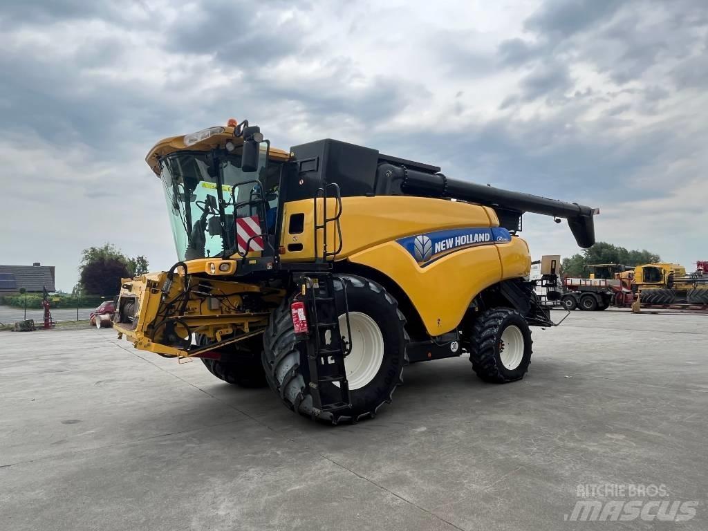 New Holland CR 9090 Зерноуборочные комбайны