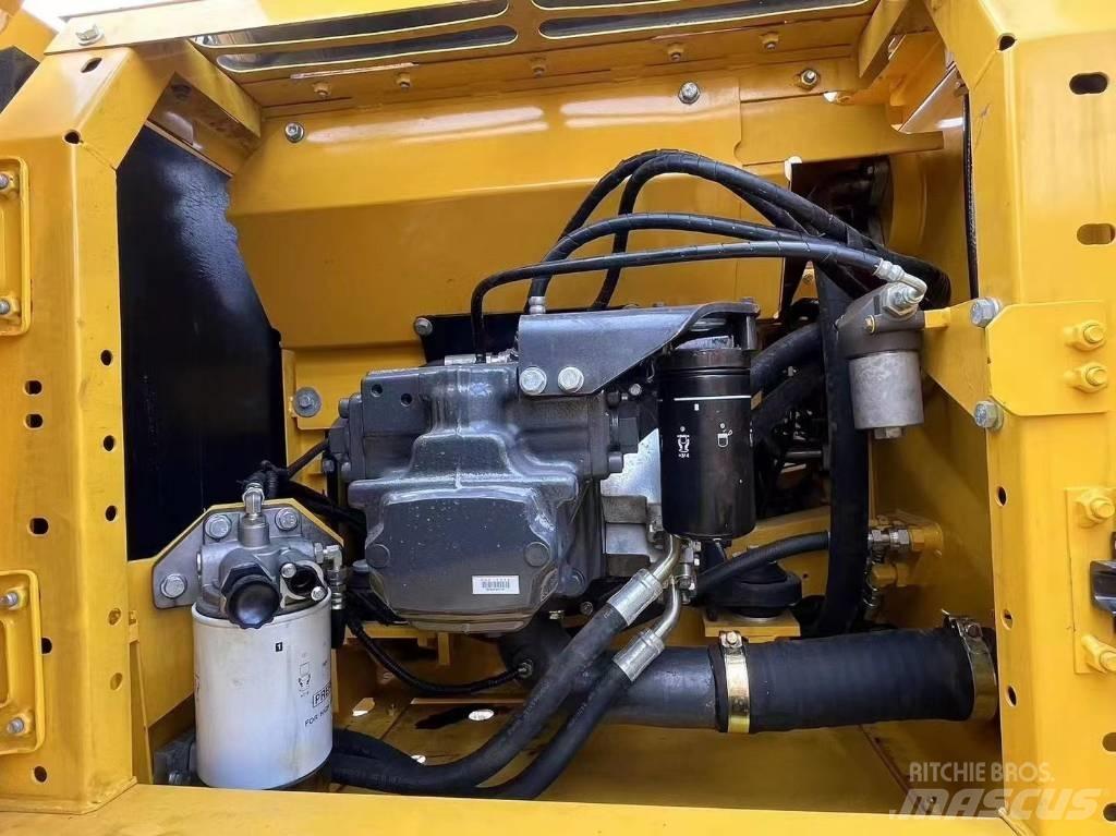 Komatsu pc220 Гусеничные экскаваторы