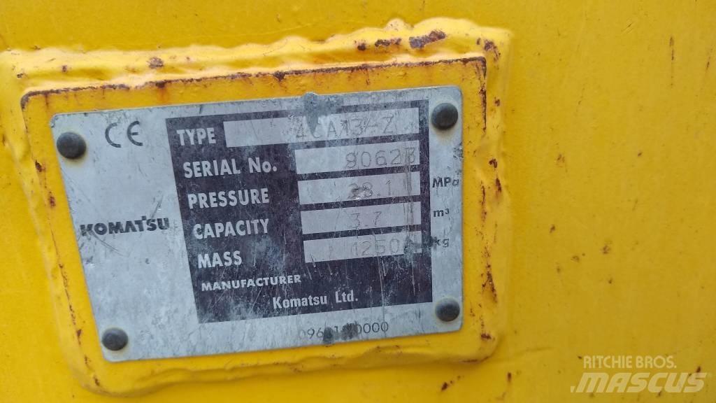 Komatsu D65PX-18 Гусеничные бульдозеры