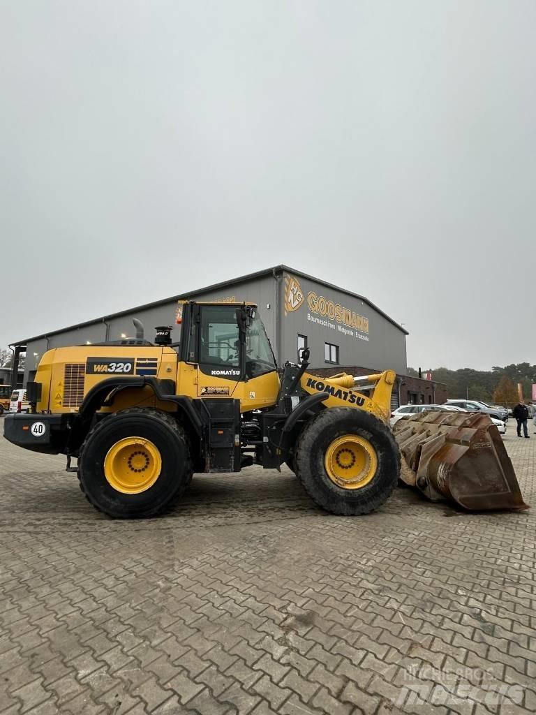 Komatsu WA 320 Фронтальные погрузчики