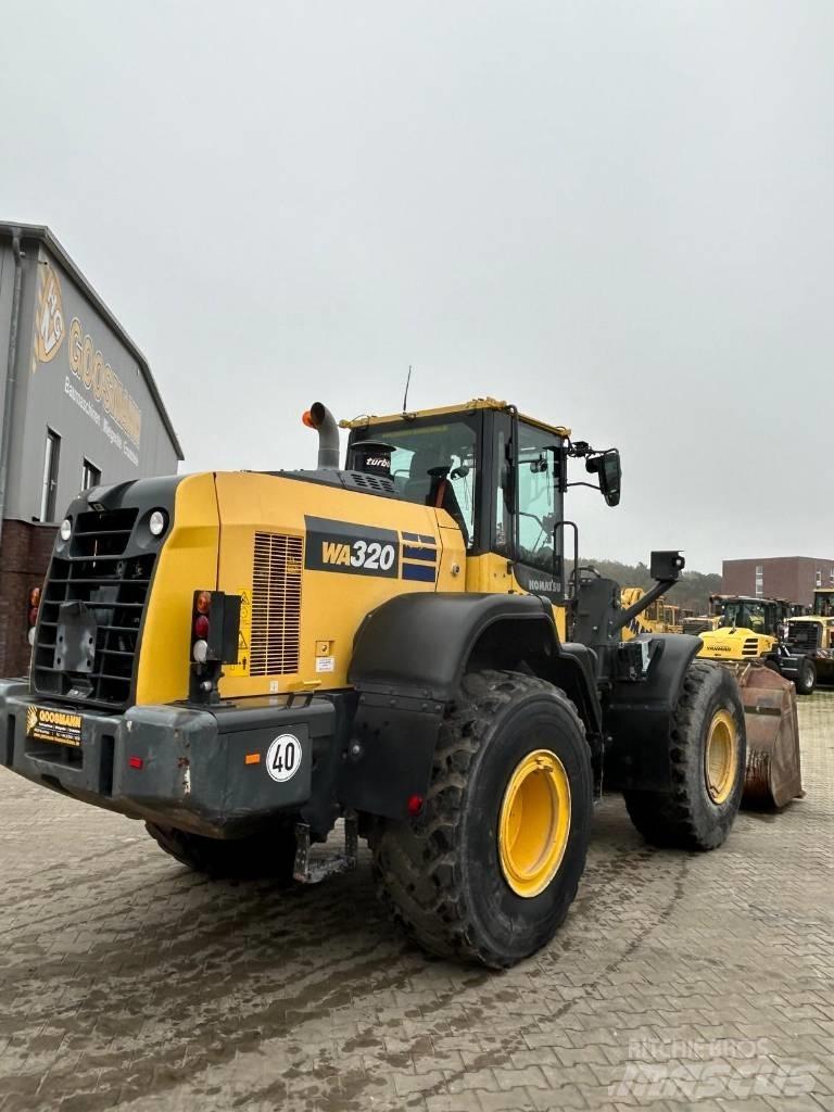 Komatsu WA 320 Фронтальные погрузчики