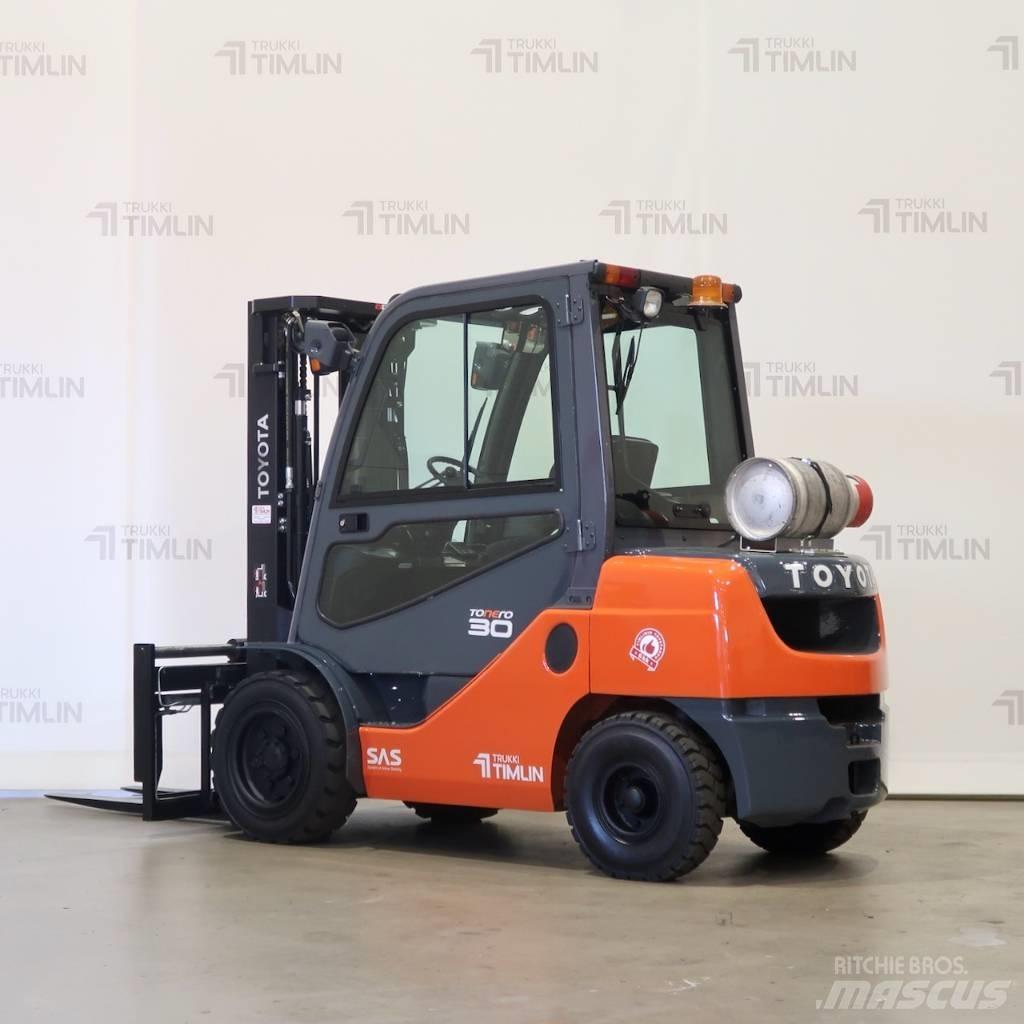 Toyota 02-8FGF30 Газовые погрузчики