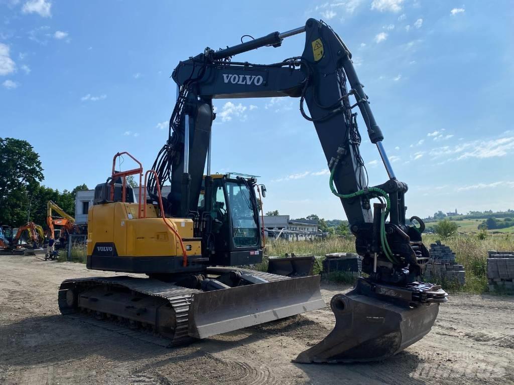 Volvo ECR 235 Гусеничные экскаваторы