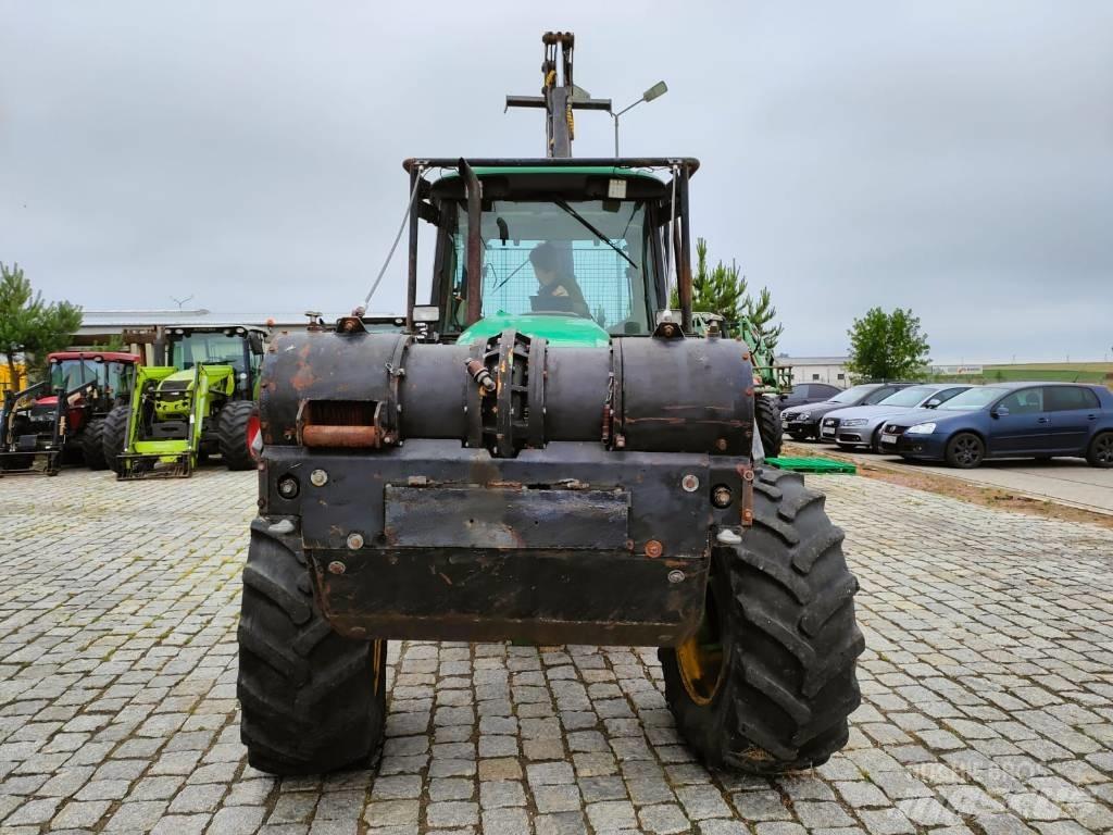 John Deere 6520 Лесохозяйственные тракторы