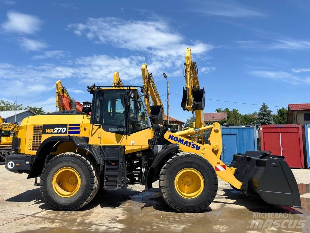 Komatsu WA270-8E0 Фронтальные погрузчики
