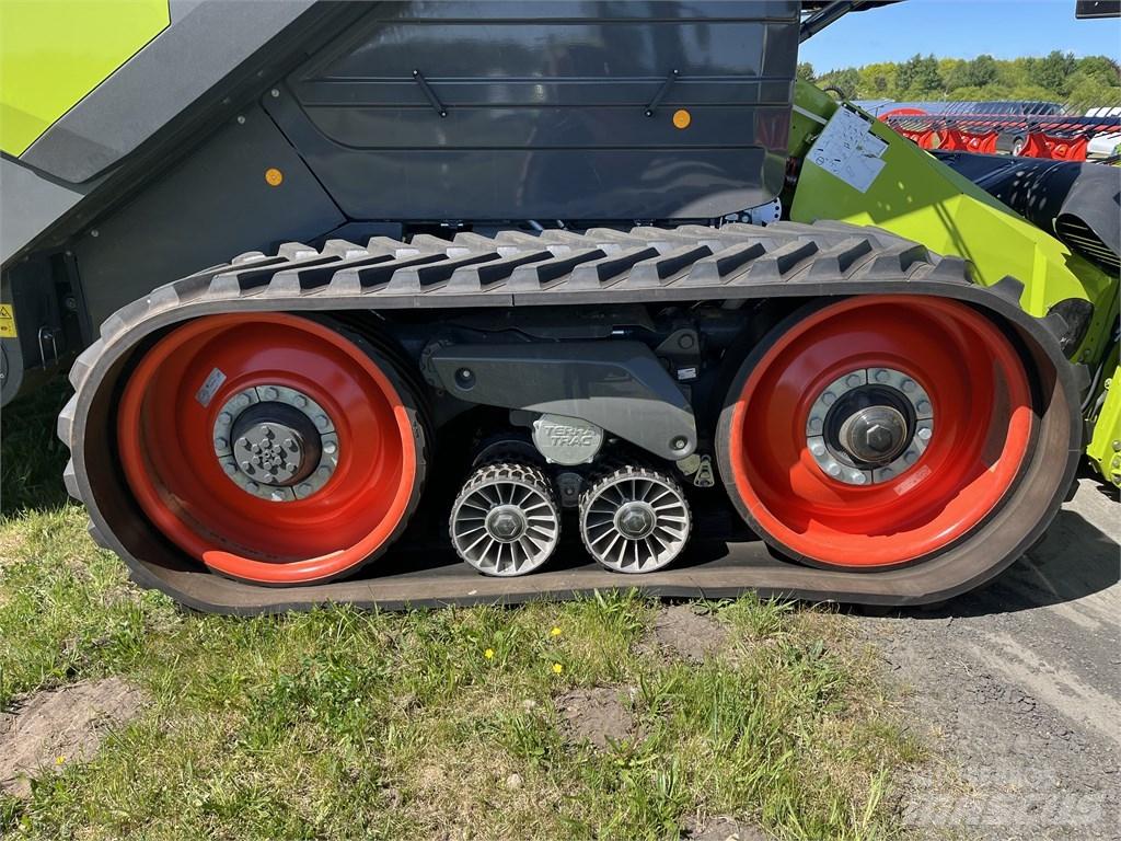 CLAAS Lexion 8700TT Зерноуборочные комбайны