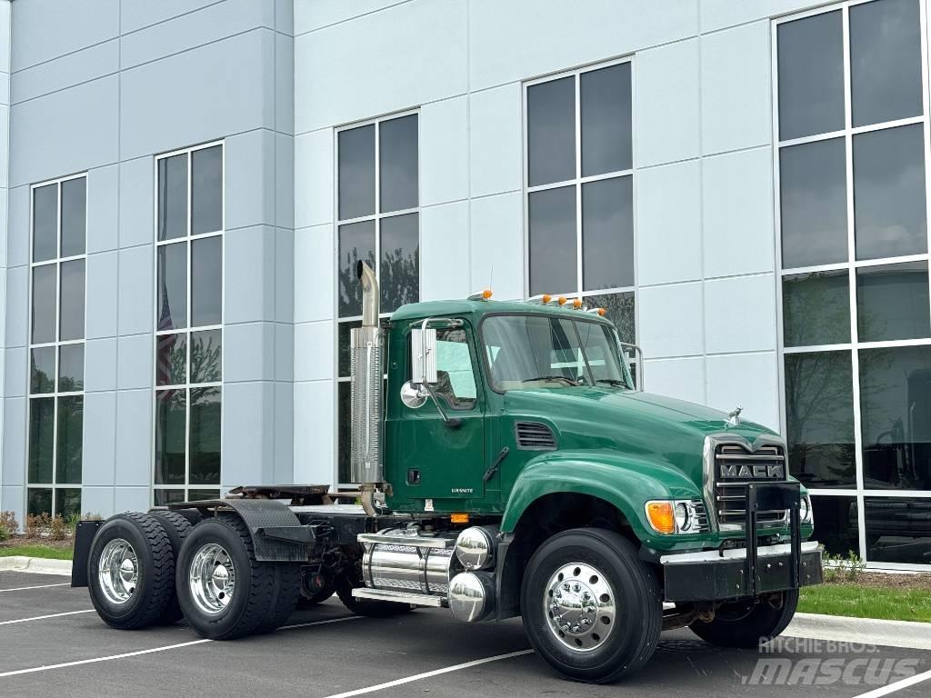 Mack Granite CV713 Седельные тягачи