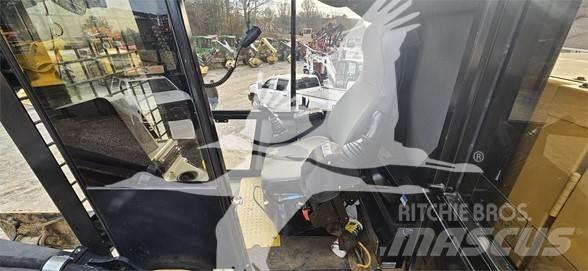 CAT 559D Лесопогрузчик