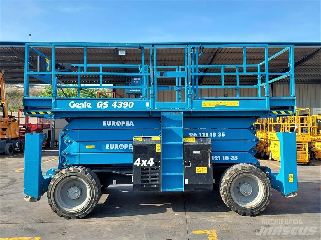 Genie GS4390 Ножничные подъемники