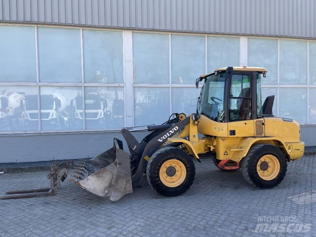 Volvo L 30 G     2018     CE Фронтальные погрузчики