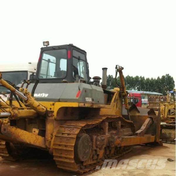 Komatsu d155a-3 Гусеничные бульдозеры