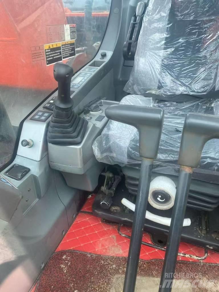 Doosan DX 225 LC Гусеничные экскаваторы