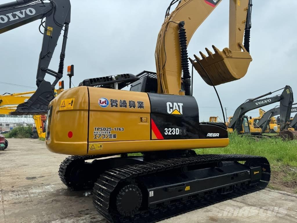 CAT 323D2 Гусеничные экскаваторы