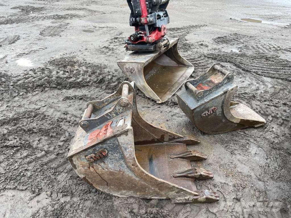 Takeuchi TB 240 Мини-экскаваторы