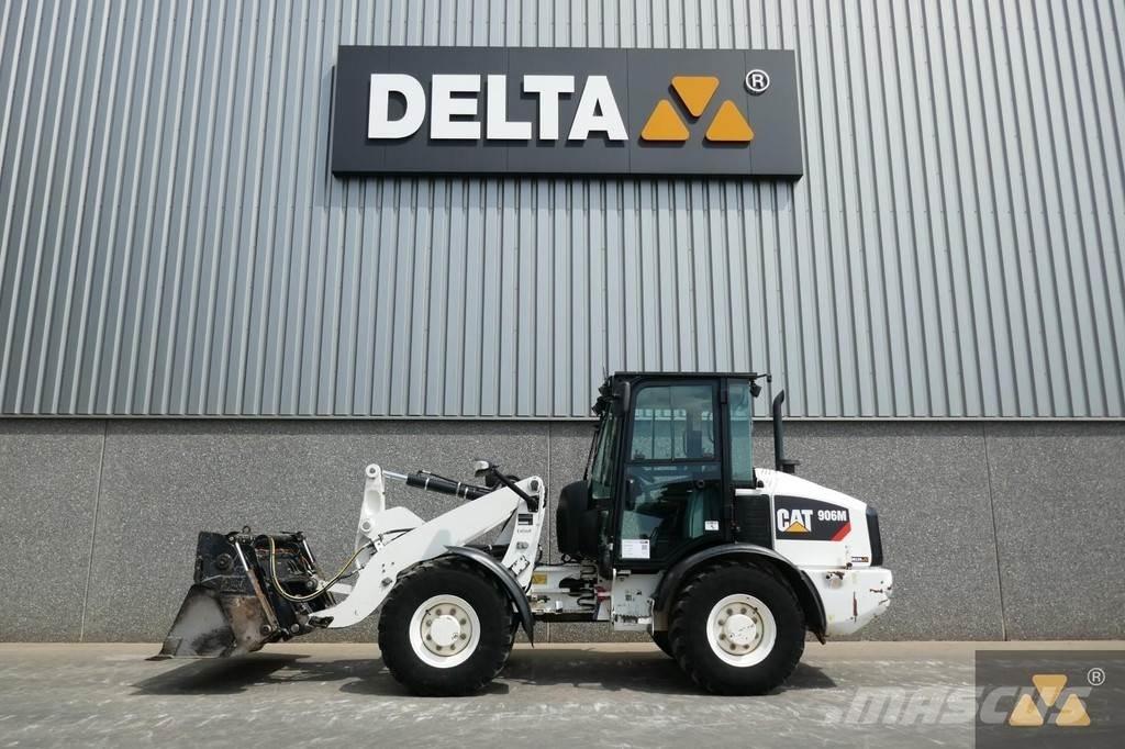 CAT 906M Фронтальные погрузчики