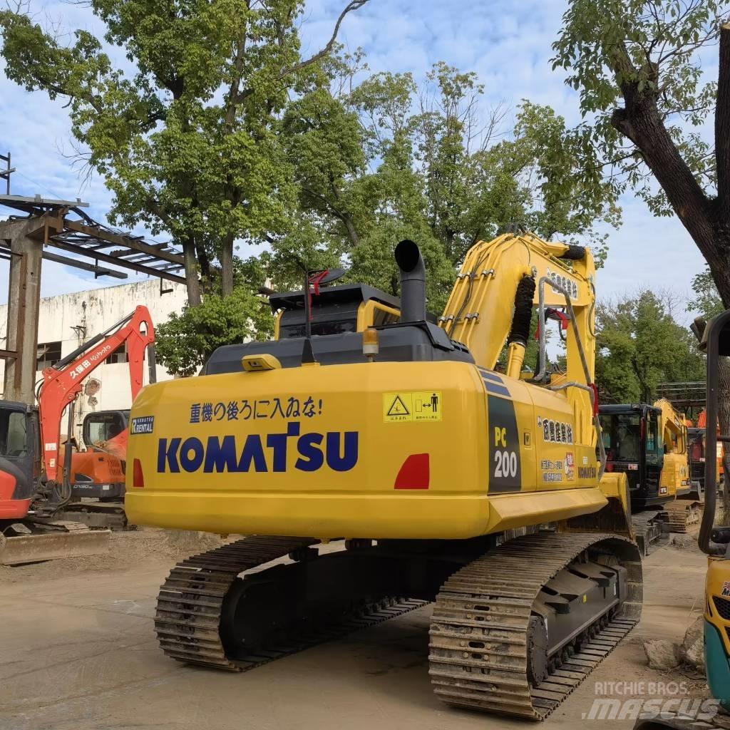 Komatsu PC 200 Гусеничные экскаваторы