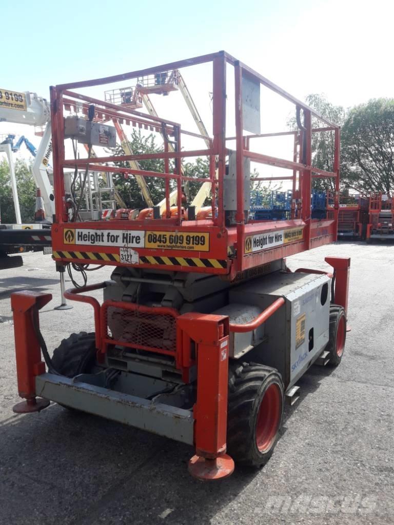 SkyJack SJ 6832 RT Ножничные подъемники