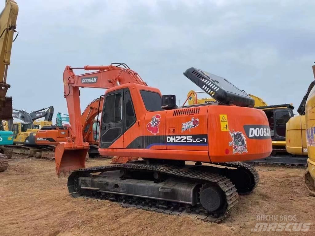 Doosan 225-7 Гусеничные экскаваторы