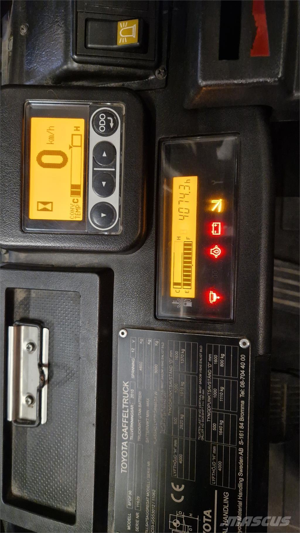 Toyota 8FDF30 Дизельные погрузчики