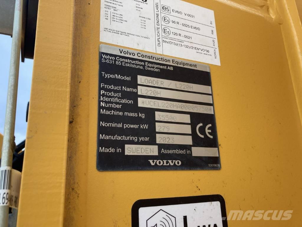 Volvo L 220 H Фронтальные погрузчики