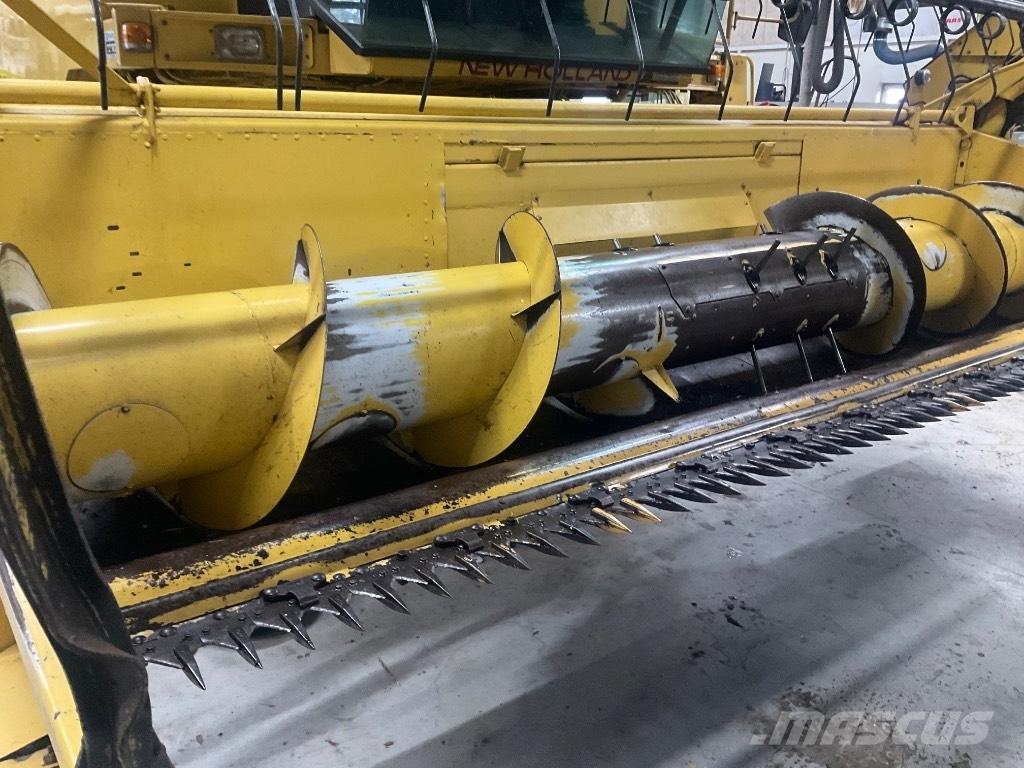 New Holland TX 30 Зерноуборочные комбайны