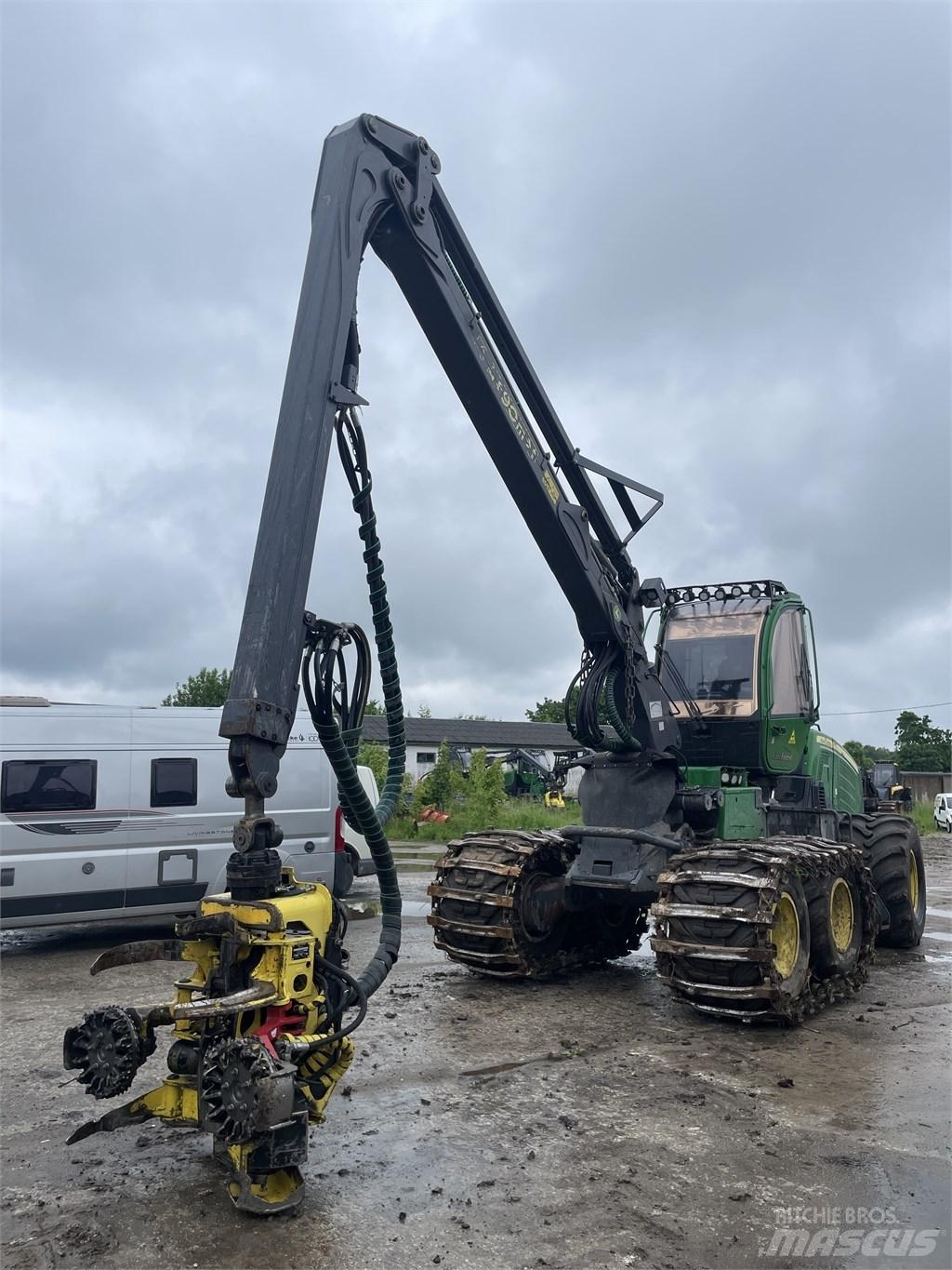 John Deere 1070 G Харвестеры