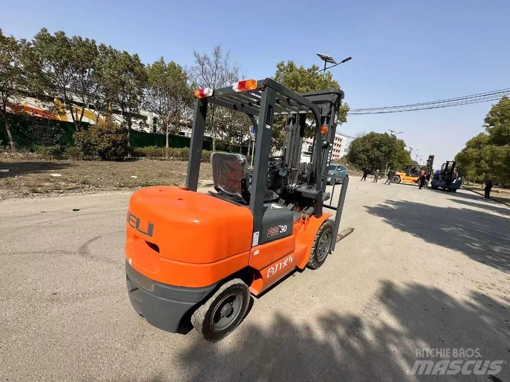 Heli CPC 30 Дизельные погрузчики