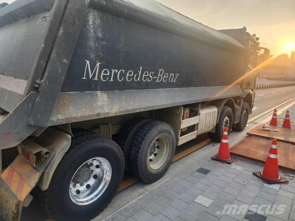 Mercedes-Benz 3951K Мини-самосвалы