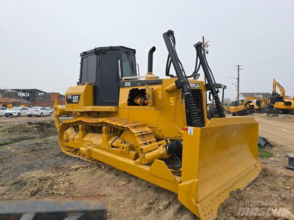 CAT D7G Гусеничные бульдозеры