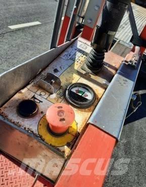 SkyJack SJ 12 Компактные самоходные стреловые подъемники