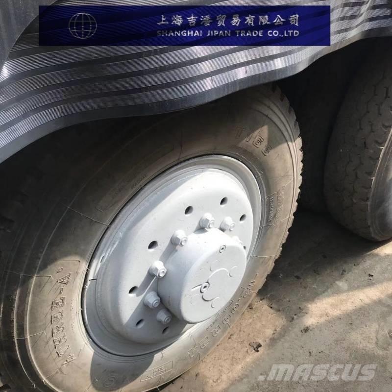 Sany STC1000 Автокраны