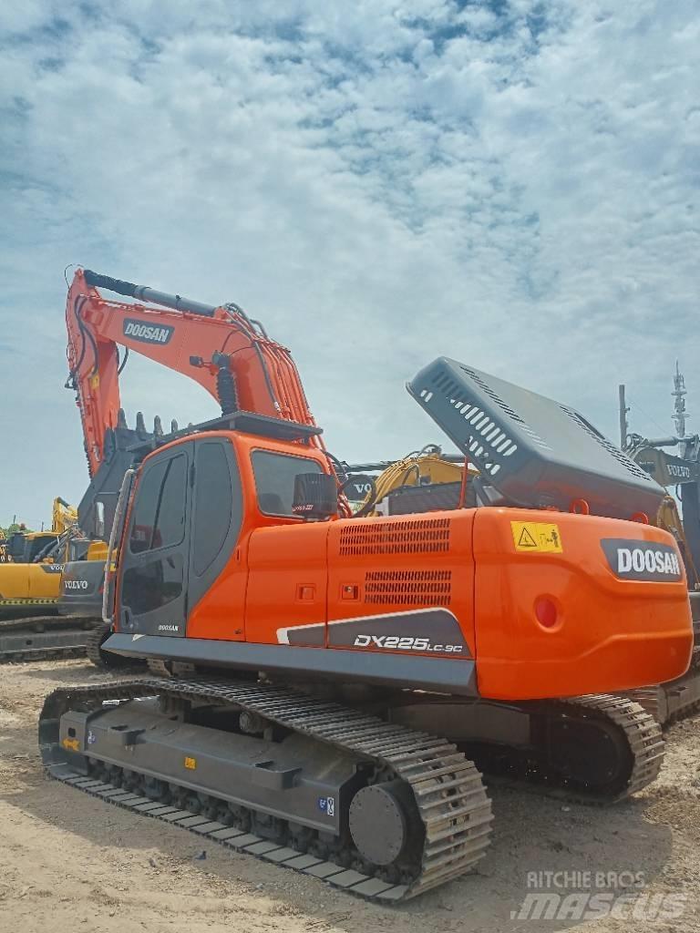 Doosan DX 225LC-9C Гусеничные экскаваторы
