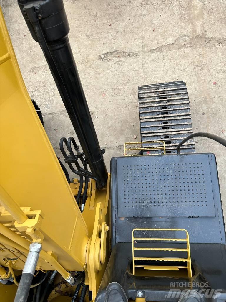 CAT 320 D Гусеничные экскаваторы