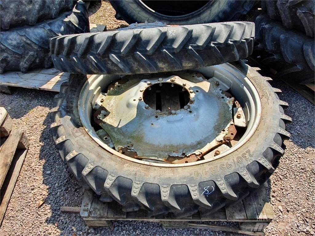 BKT 230/95R44 x2 Шины и колёса