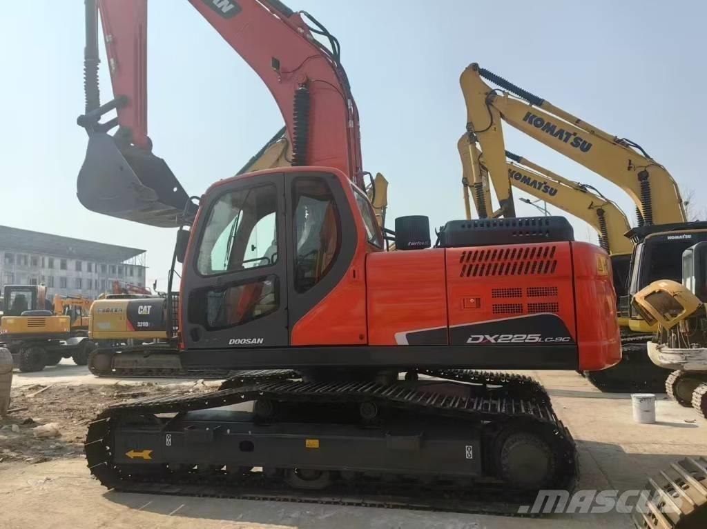 Doosan DX 225 LC Гусеничные экскаваторы