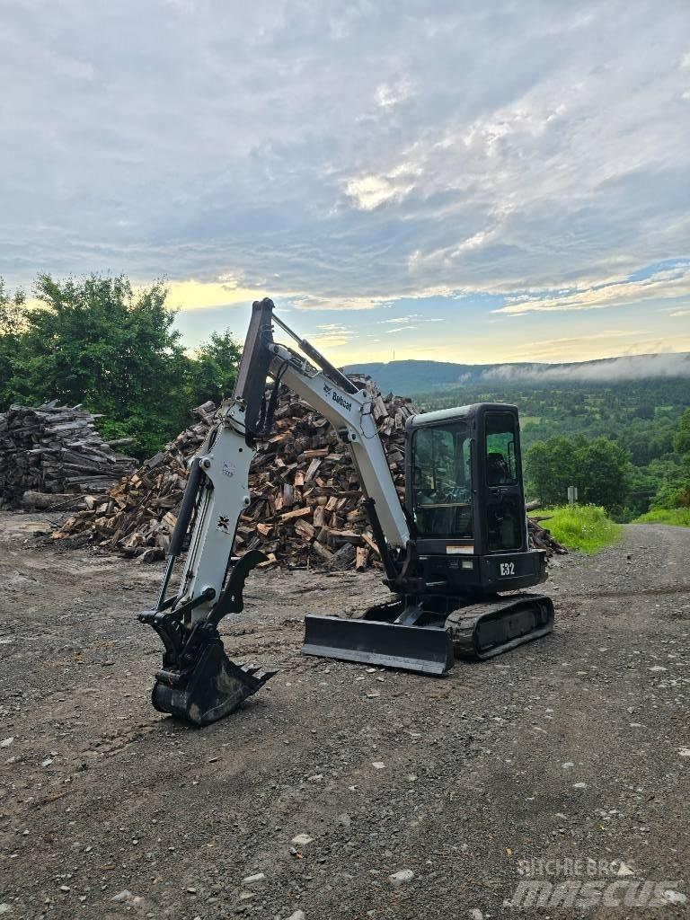 Bobcat E 32 Мини-экскаваторы