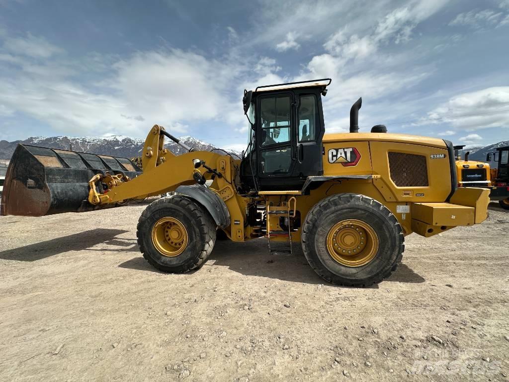 CAT 938M Фронтальные погрузчики