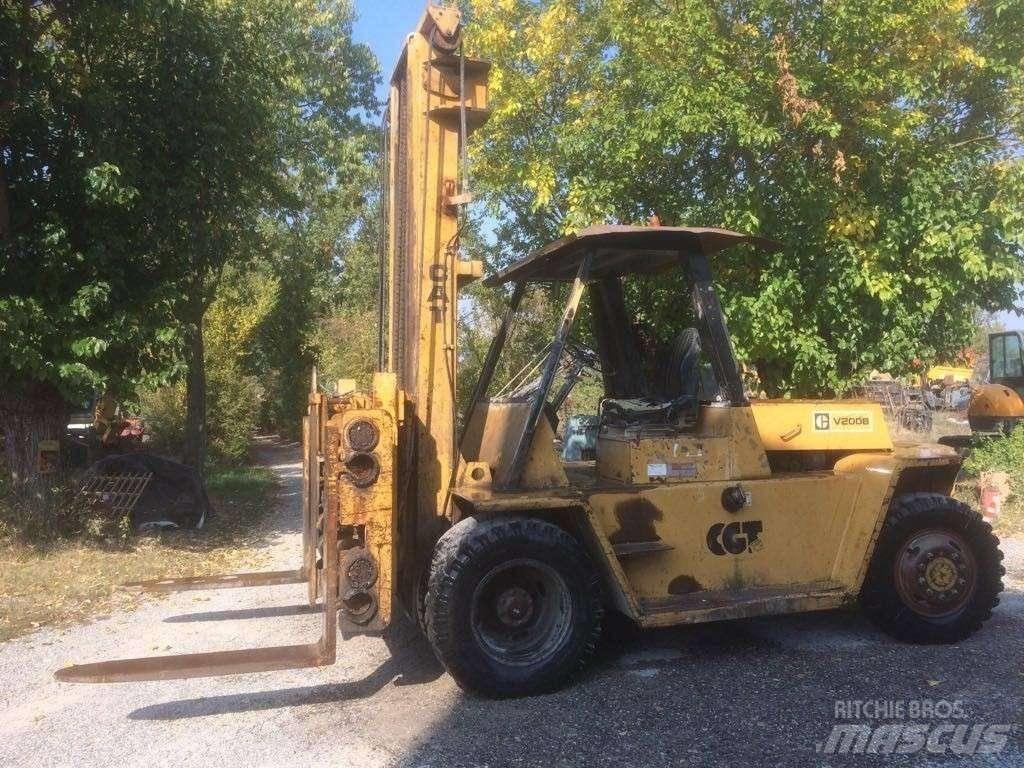 CAT V 200 B Дизельные погрузчики