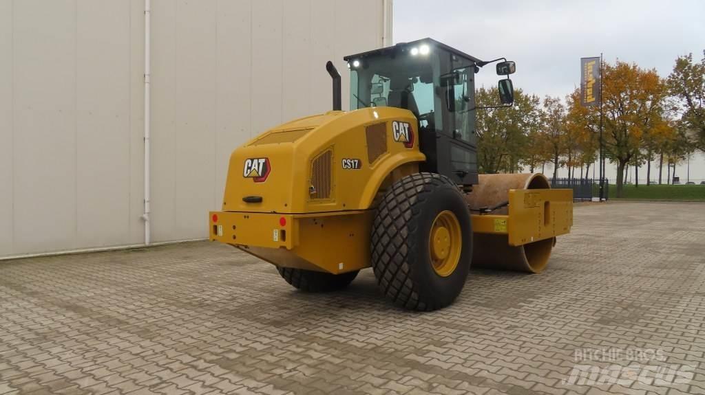 CAT CS17 Грунтовые катки