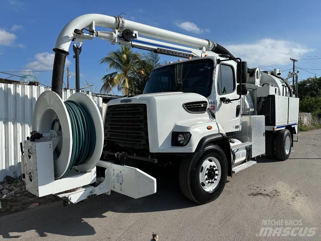 Freightliner 108 SD Ассенизаторские машины