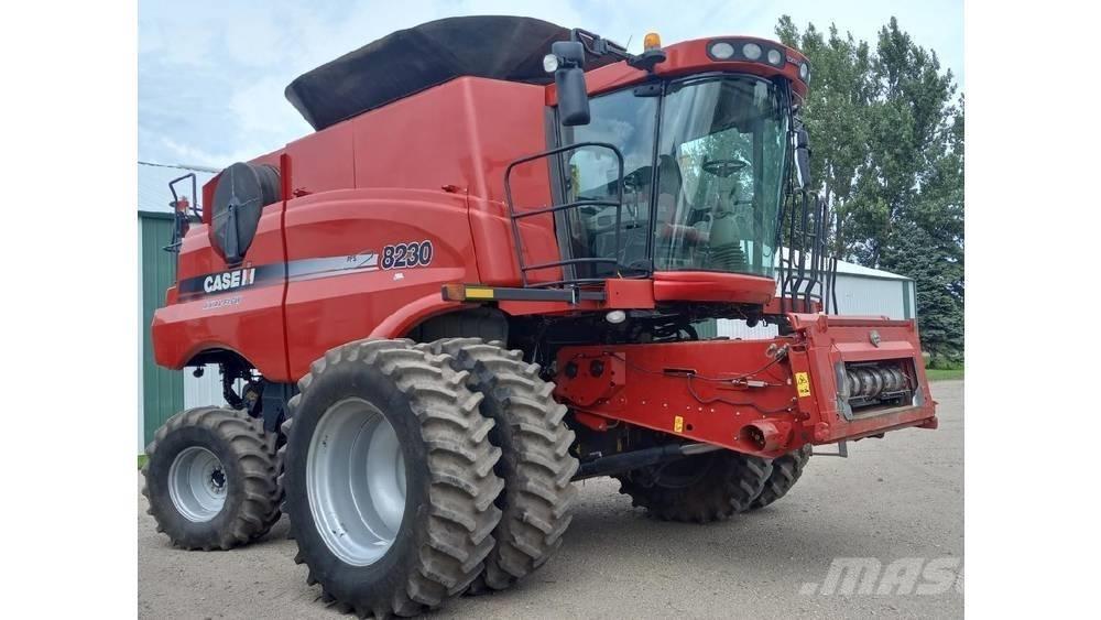 Case IH 8230 Зерноуборочные комбайны