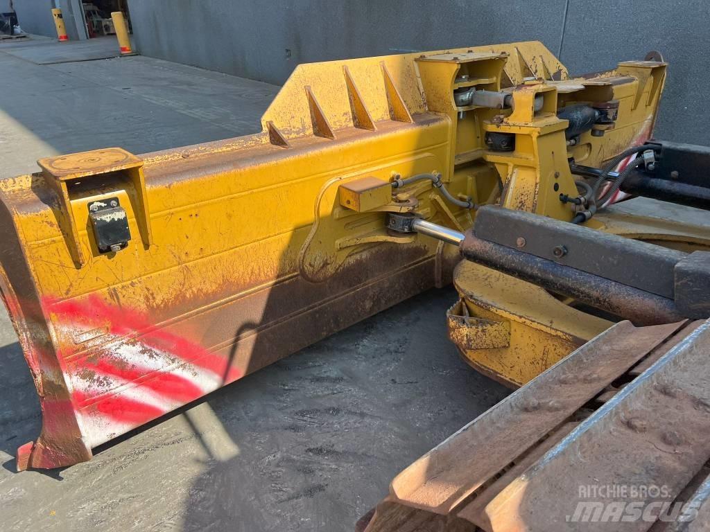 CAT D 6 N LGP Гусеничные бульдозеры