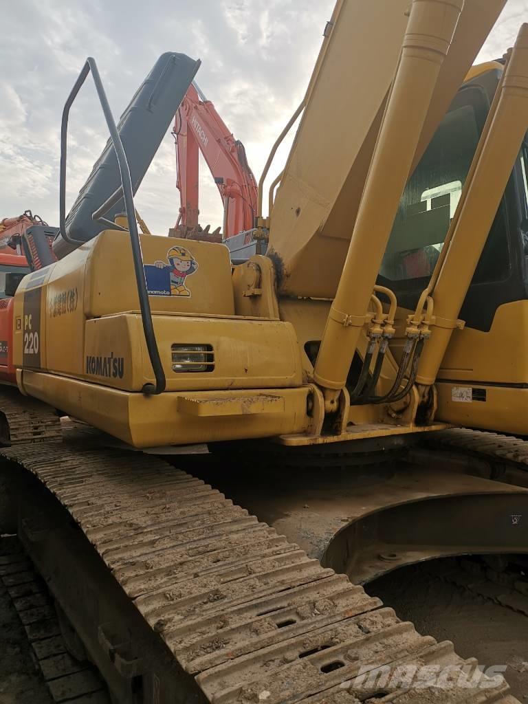 Komatsu PC 220 LC-7 Гусеничные экскаваторы