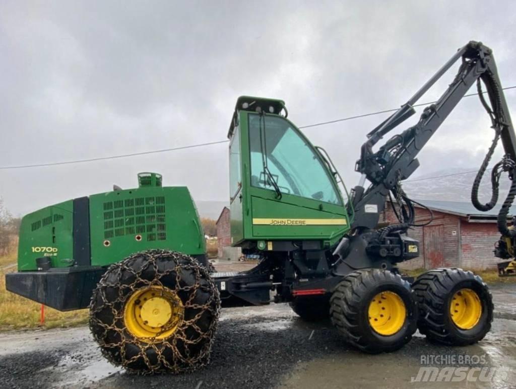 John Deere 1070 D Харвестеры