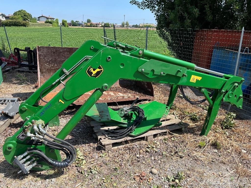 John Deere 731 Трактора с фронтальным погрузчиком