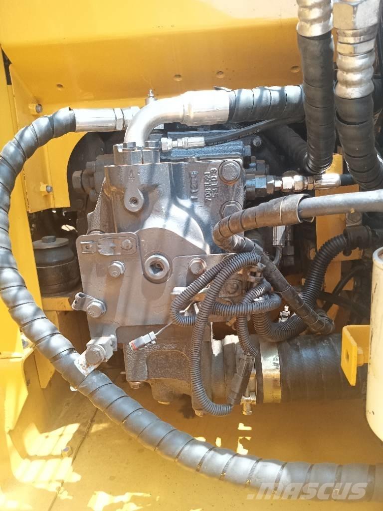 Komatsu PC 130 Гусеничные экскаваторы