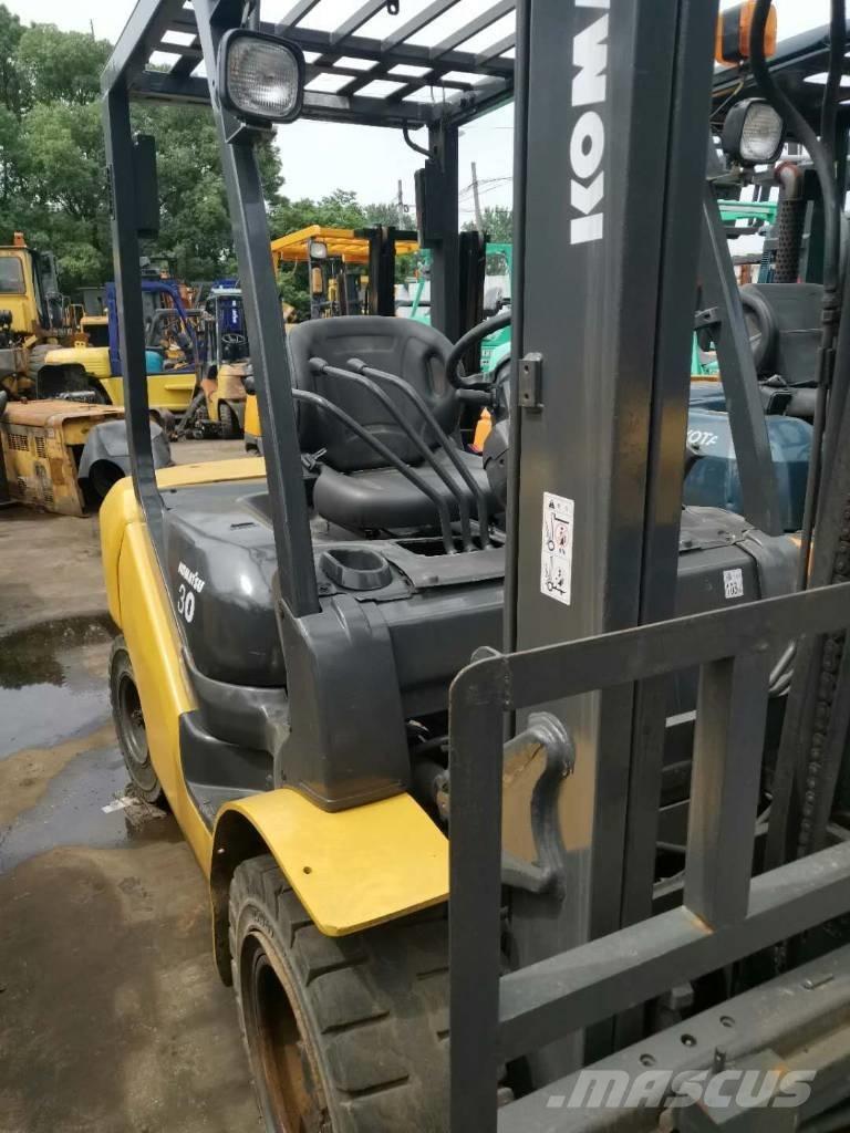 Komatsu 30 Телескопические погрузчики