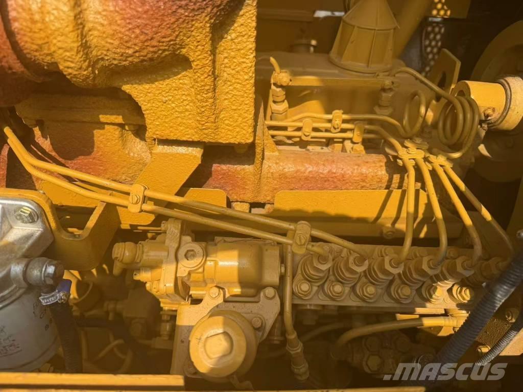 CAT D 6 G Гусеничные бульдозеры